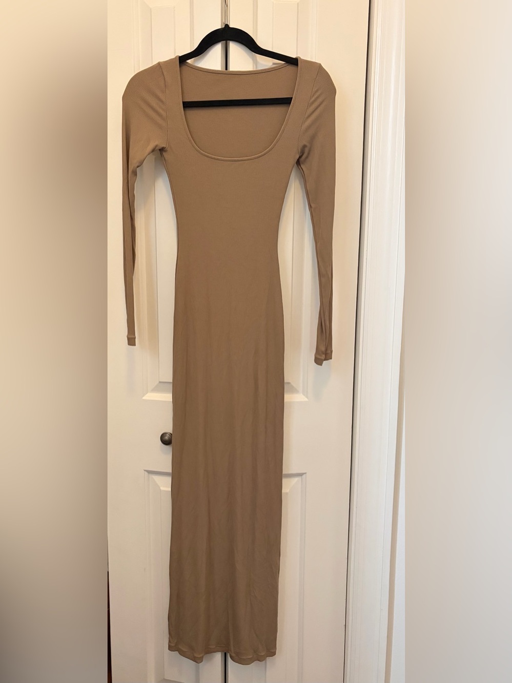 Scoop Neck Long Sleeve Maxi Dress in Taupe